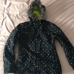 Women’s fitted snowboarding jacket